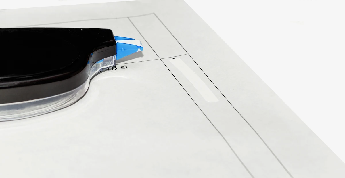 書類に修正テープを使ってはいけないのはなぜか?4つの明確な理由