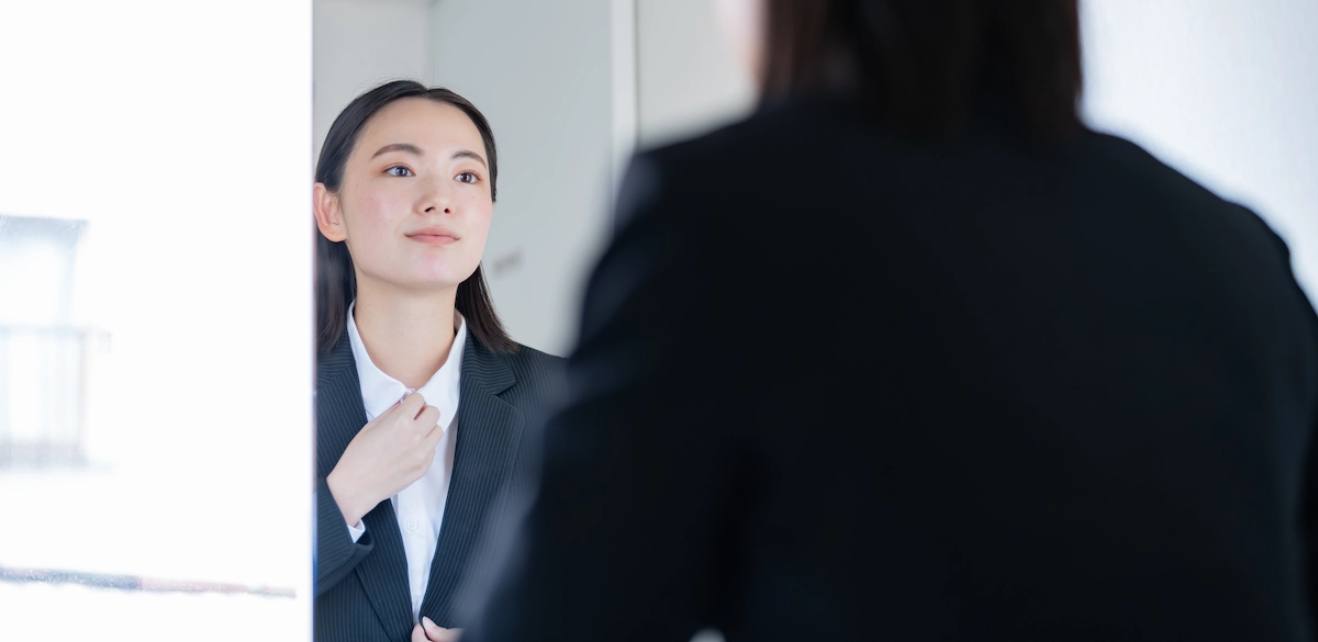 【女性編】履歴書写真で好印象を与える服装と身だしなみ