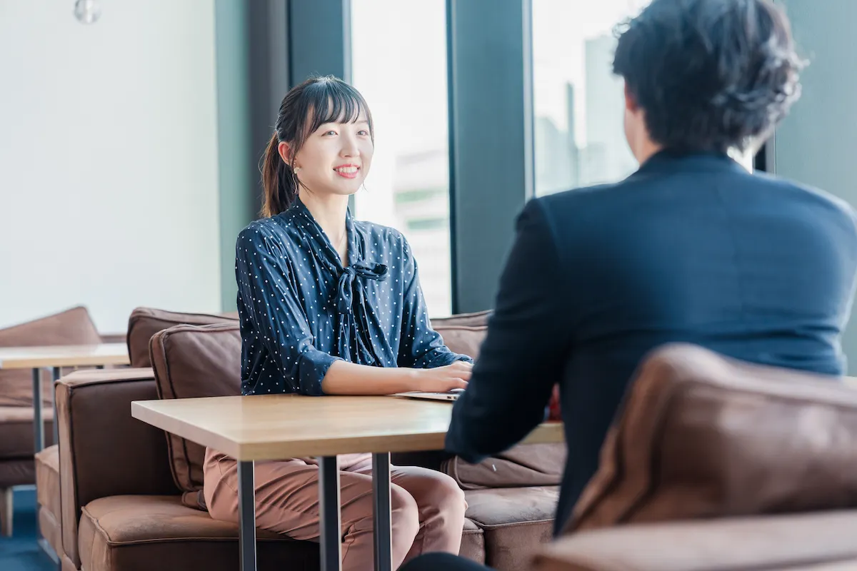 職場への報告：キャリアを守り、周囲に配慮するためのステップ